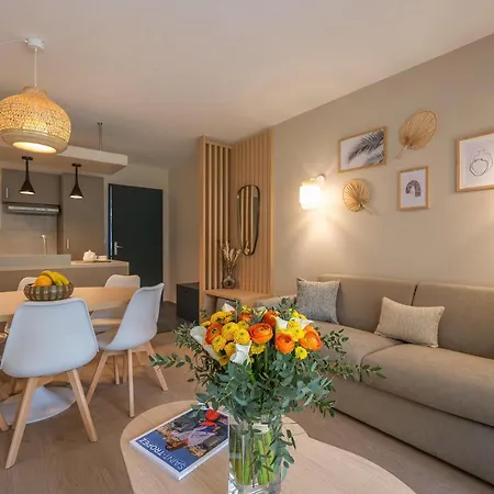 Chant Des Vagues Tropez Viii * 圣特罗佩