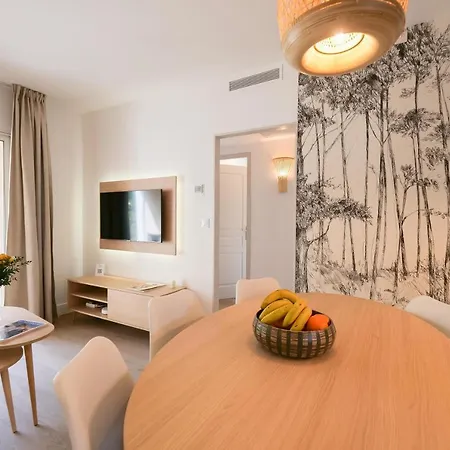 Chant Des Vagues Tropez Viii *