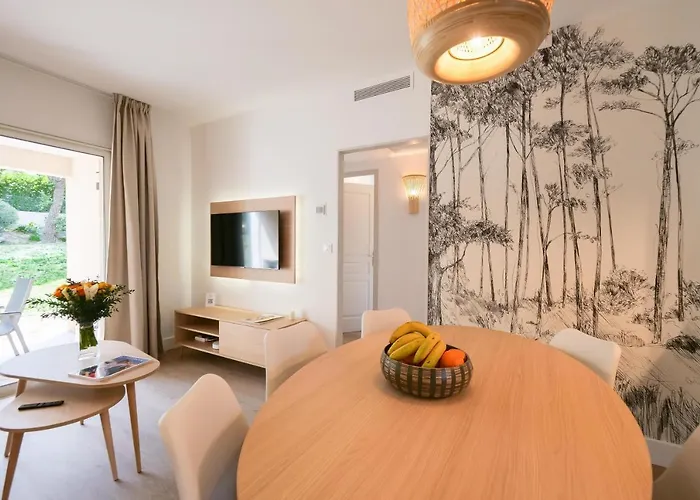 Chant Des Vagues Tropez Viii *